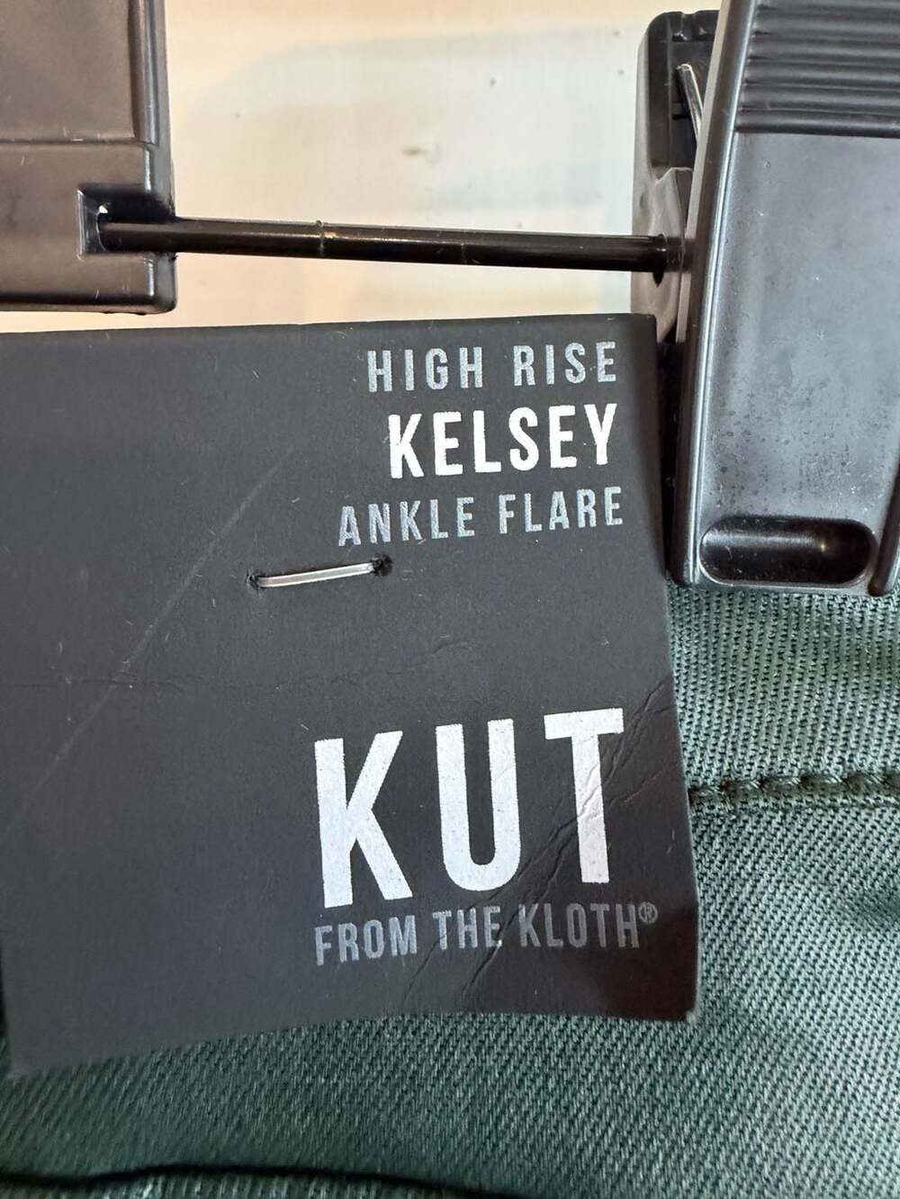 Kut From The Kloth Kelsey Jeans Coated Green Kick Flare NWT - Picture 8 of 8